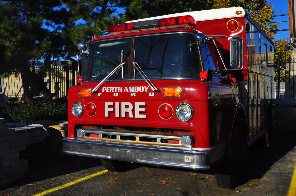Perth Amboy Fire Department Rescue 2 1975 Ford C Saulsbury… Flickr