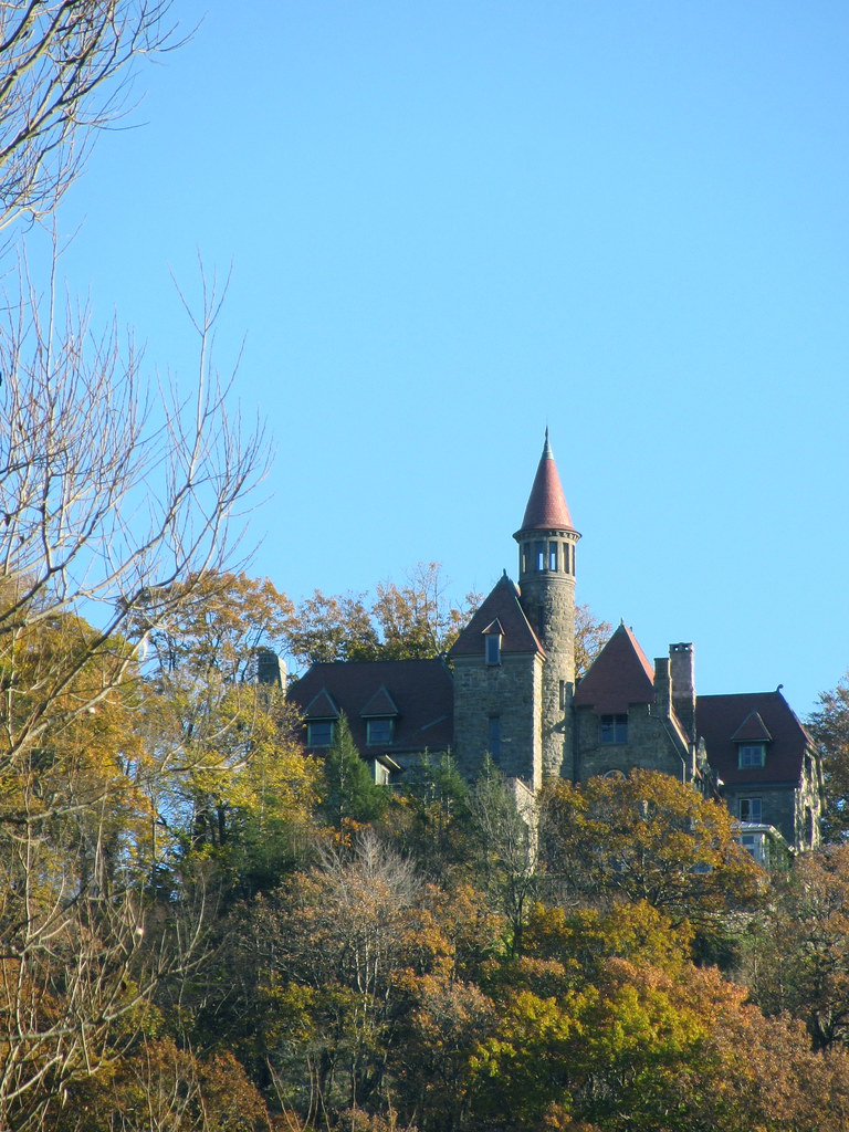 Castle Rock, Garrison, NY Leon Reed Flickr