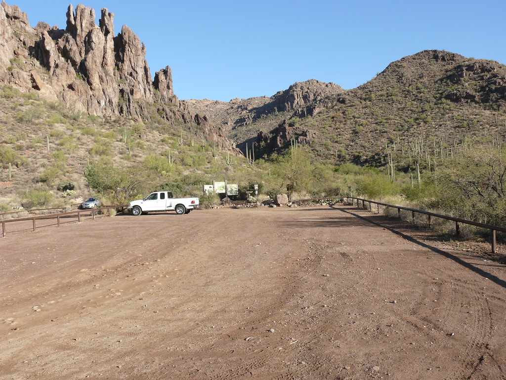 Peralta Trail head & parking lot L1040256 Move cursor into… Flickr