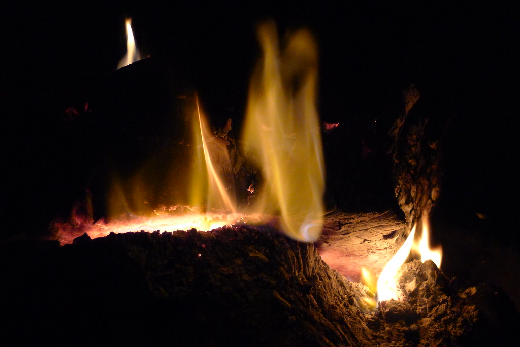 Fire Pit Shots of the fire in our fire pit. køpper Flickr