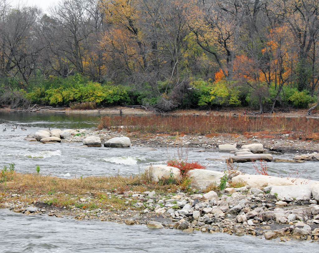 Fox River, Yorkville, IL Walter Lesus Flickr