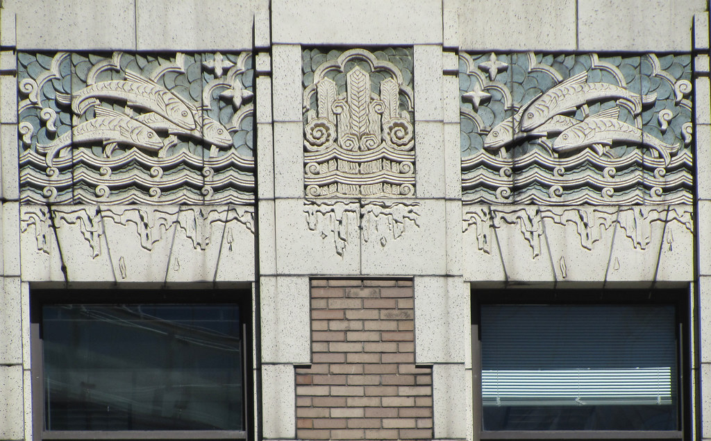 Vancouver Art Deco Fish Art Deco ornament on the Marine Bu… Flickr