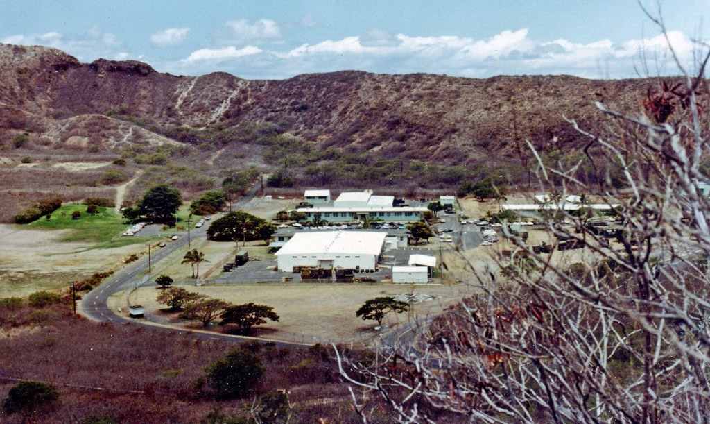 Diamond Head, Hawaii Inside Diamond Head crater John H. Gámez Flickr