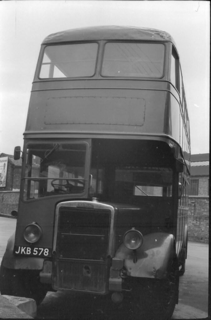 31 Green Lane L426 awaits its fate in Green Lane. I'm not … Flickr