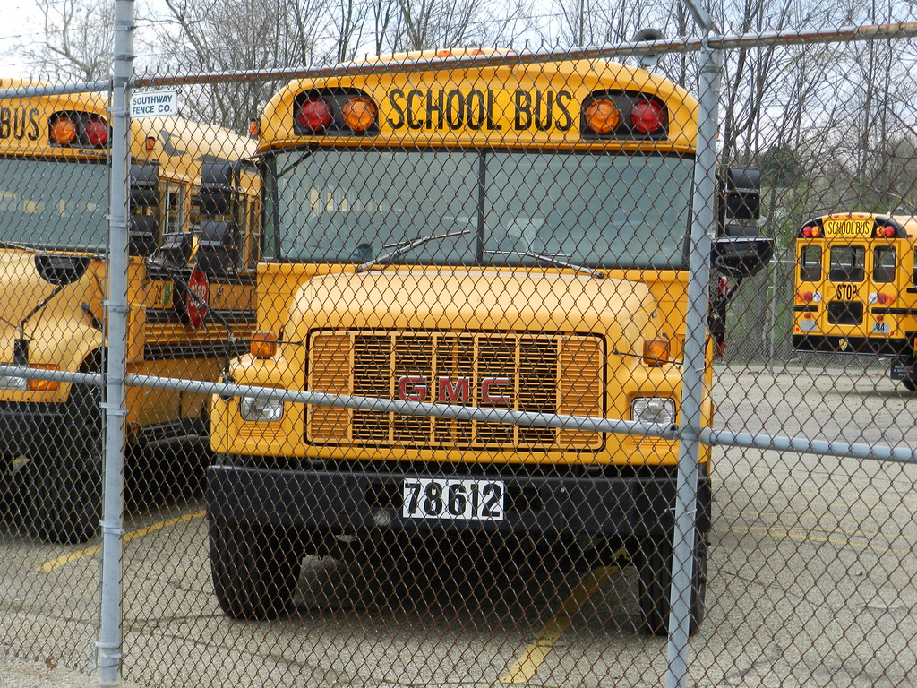 DSCN3542 Jackson Local Schools 32 1996 Blue Bird GMC; Bu… Flickr