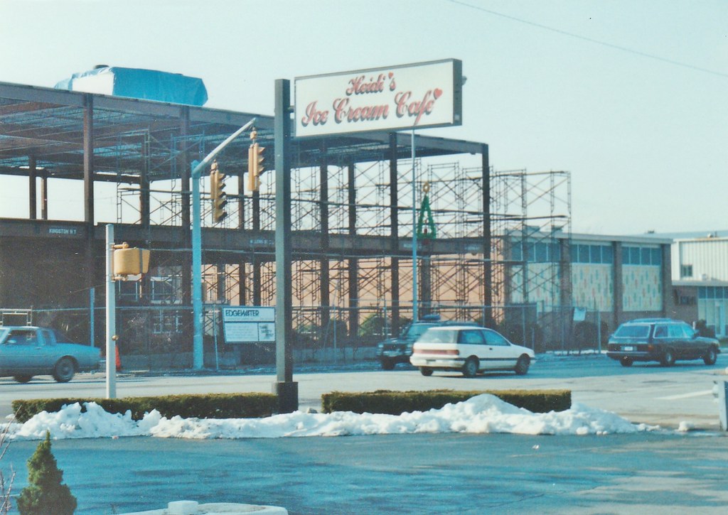 BUILDING THE NEW KINGSTON YMCA IN 1992 Seen on Dec 22,1992… Flickr