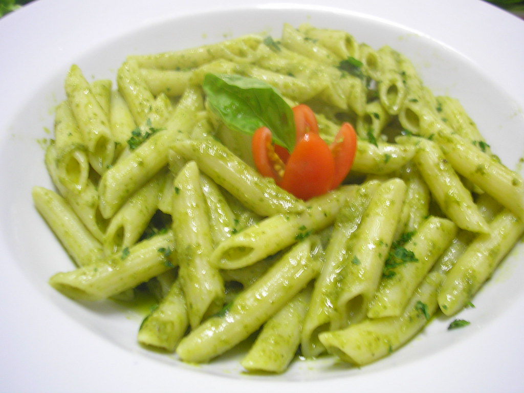 Penne al Pesto Genovese Molho a base de Manjericão, Azeite… Flickr