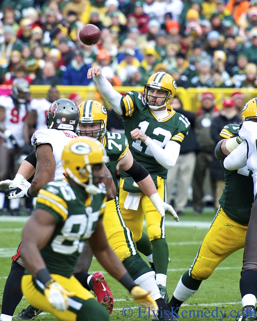 Aaron Rodgers 6 Aaron Rodgers throws a touchdown pass to J… Flickr