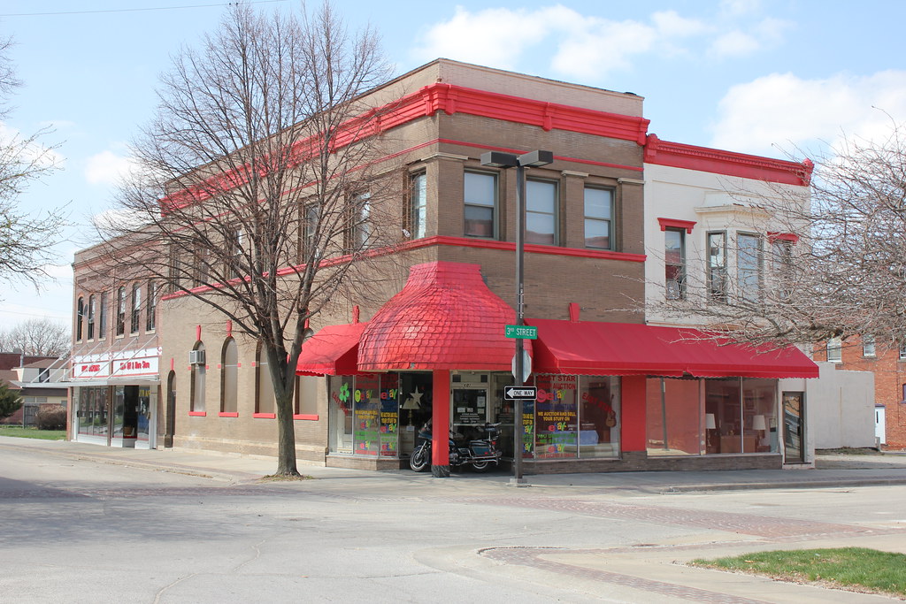 Downtown Building Red Oak, IA Tom McLaughlin Flickr