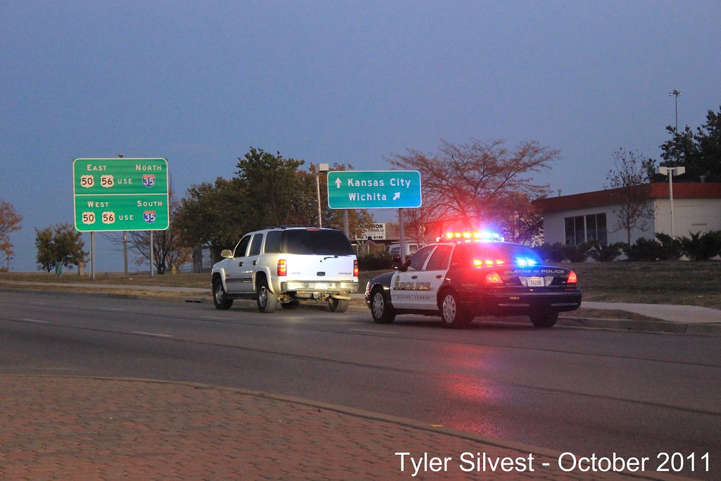 OLATHE POLICE TRAFFIC STOP Olathe police on a traffic stop… Flickr