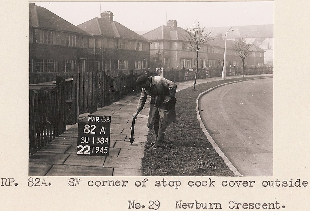 1953 Newburn Crescent, Swindon (OS "A Man with a Stick" s… Flickr