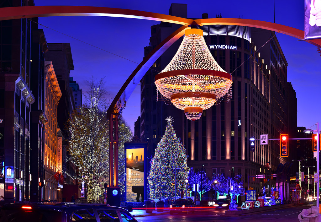 Cleveland Theater District Chandelier at Christmas Time Flickr
