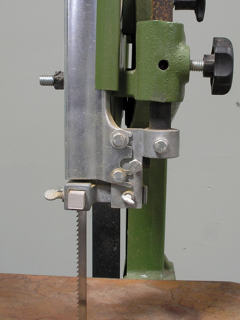 Central Machinery 14 inch 4speed band saw Manufactured