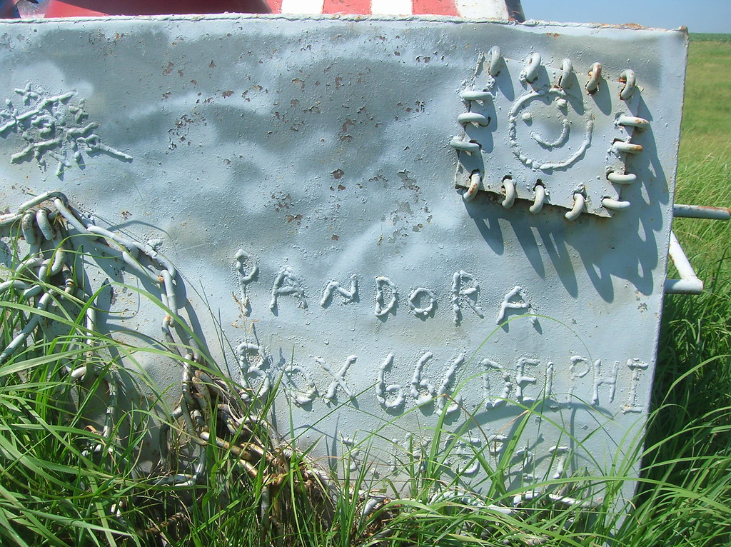 DSCN5635 Weird and awesome sculpture park, South Dakota, J… Flickr