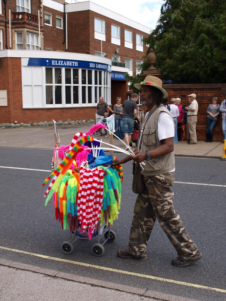 Whistle and Wiggle salesman Simon Flickr