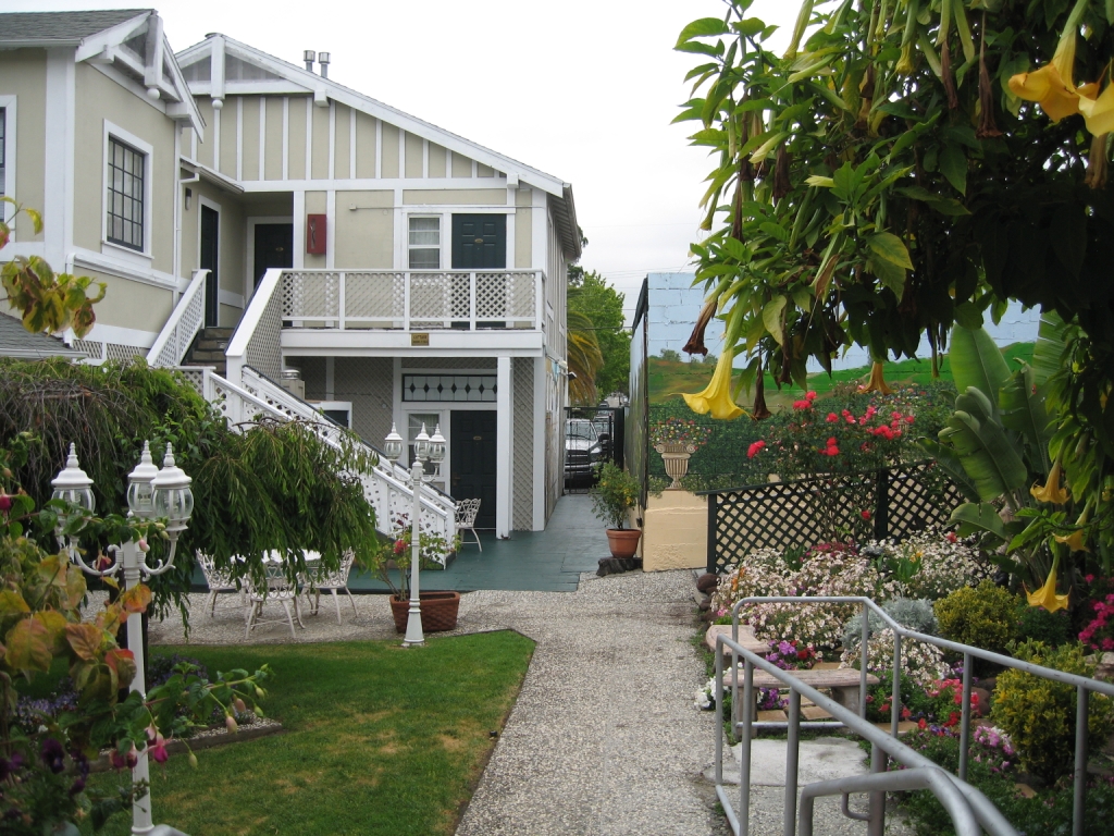 Rose Garden Inn, Berkeley Roger Fisken Flickr