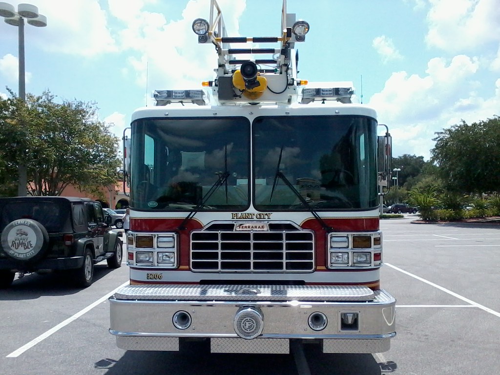 Plant City Fire Dept Ladder 1 Crew was picking up dinner a… Flickr