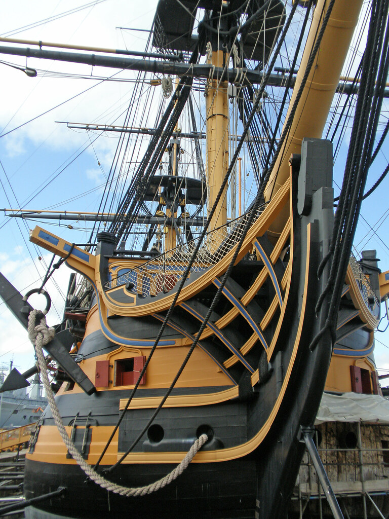 HMS Victory The oldest commissioned warship in the world a… Flickr