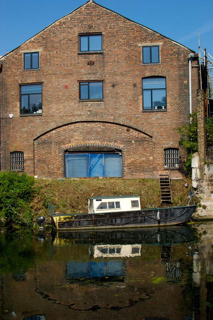 Warehouse Conversion and boat, Hackney Wick Mark Lebbell Flickr