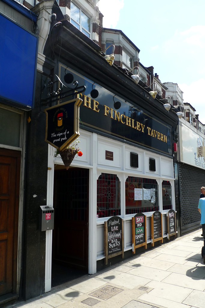 Finchley Tavern, North Finchley, N12 Irish shopfront bar c… Flickr