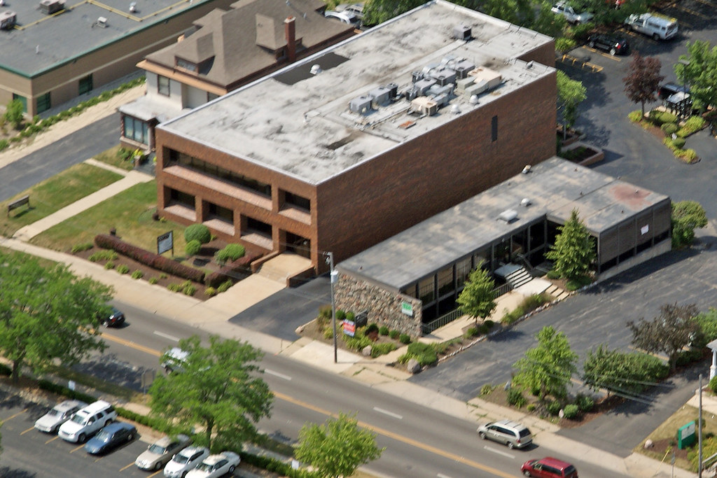 DSC01242copy 1330 E. State St, Rockford IL Office space av… Flickr