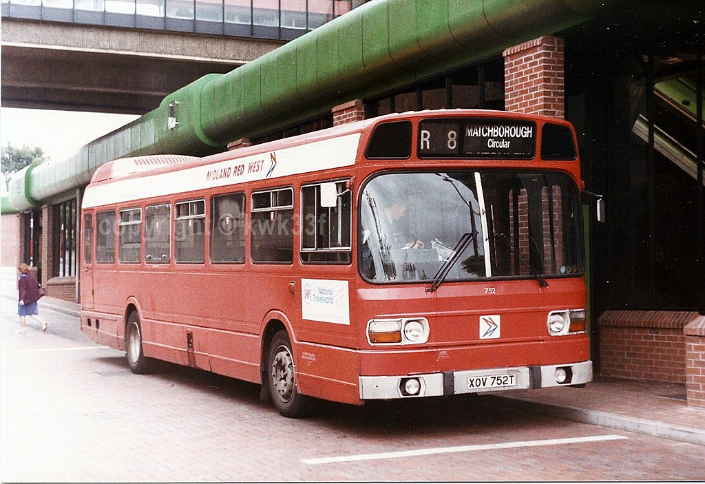 Midland Red West 752 Waiting time in Redditch Bus Station … Flickr