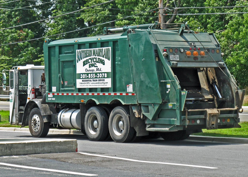 MACK REAR LOADER TRASH TRUCK 2 Calvert County, MD Flickr