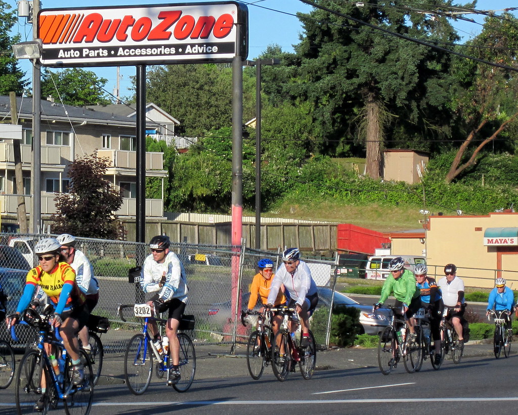 A noAutoZone Cycling past auto parts store on Rainier Ave… Gene