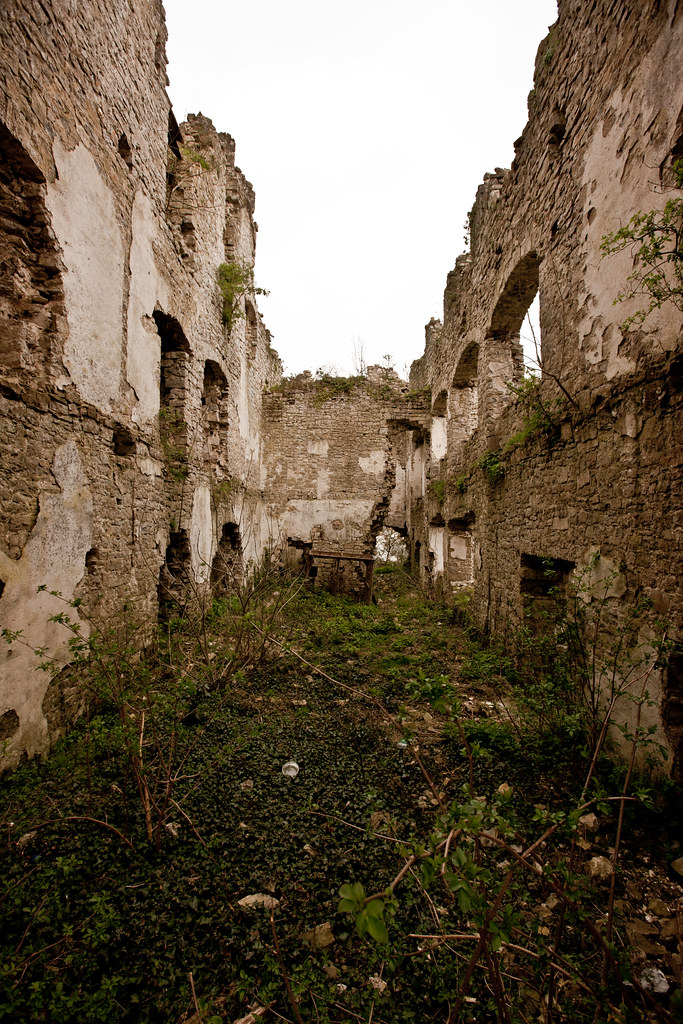 Old Place Manor House, LLantwit Major cliff hellis Flickr