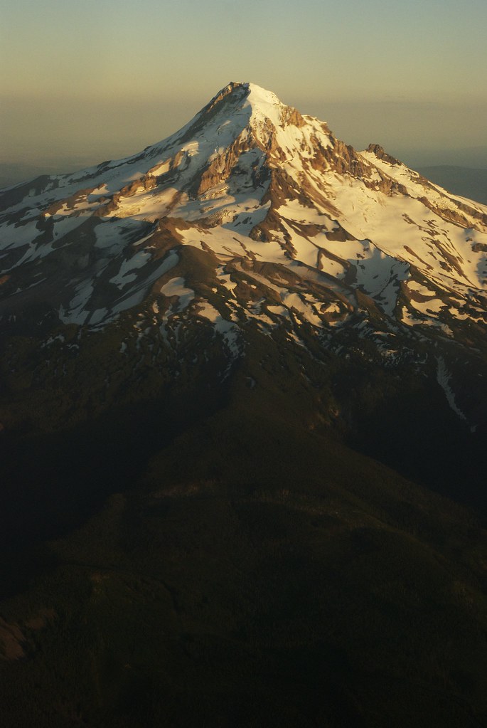 Mount Hood Mount Hood from plane Geoff Flickr