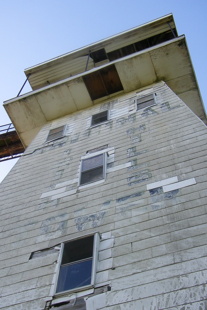 Irish Hills Towers (Irish Hills, Lenawee County, Michigan)… Flickr