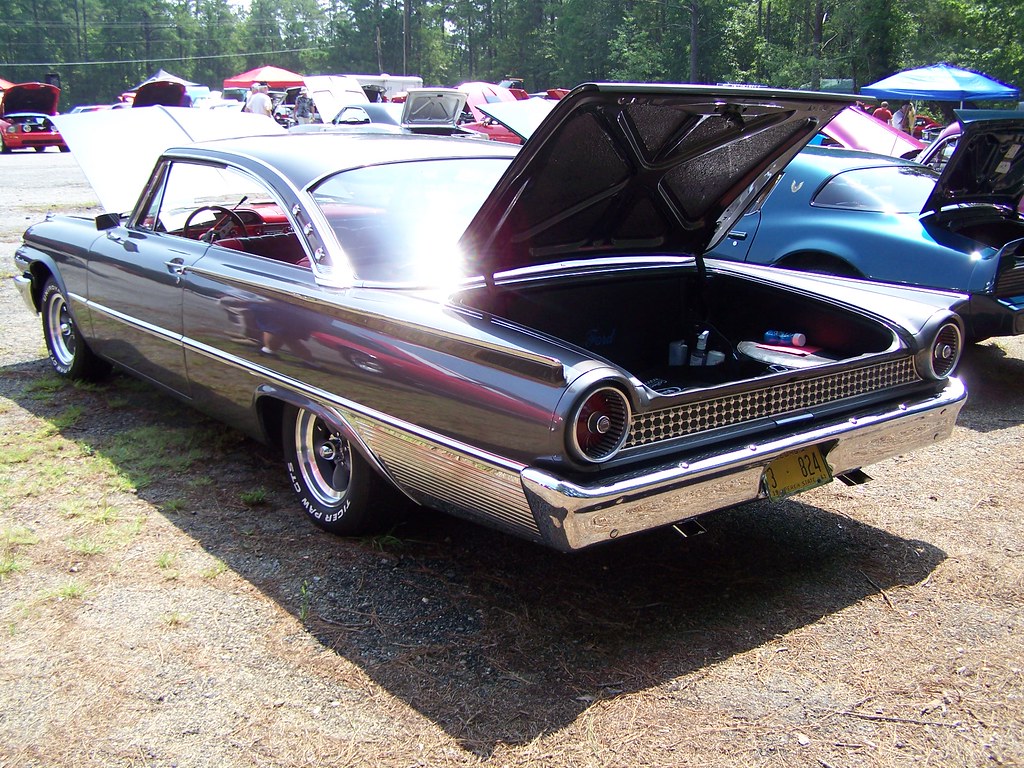 1961 FORD STARLINER SEE AT CAR SHOW IN MILLEDGEVILLE, GA J… Pete