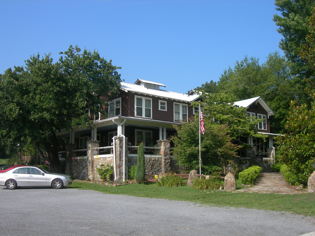 Mentone Inn Mentone, Alabama Constructed in 1927. Jimmy Emerson, DVM Flickr