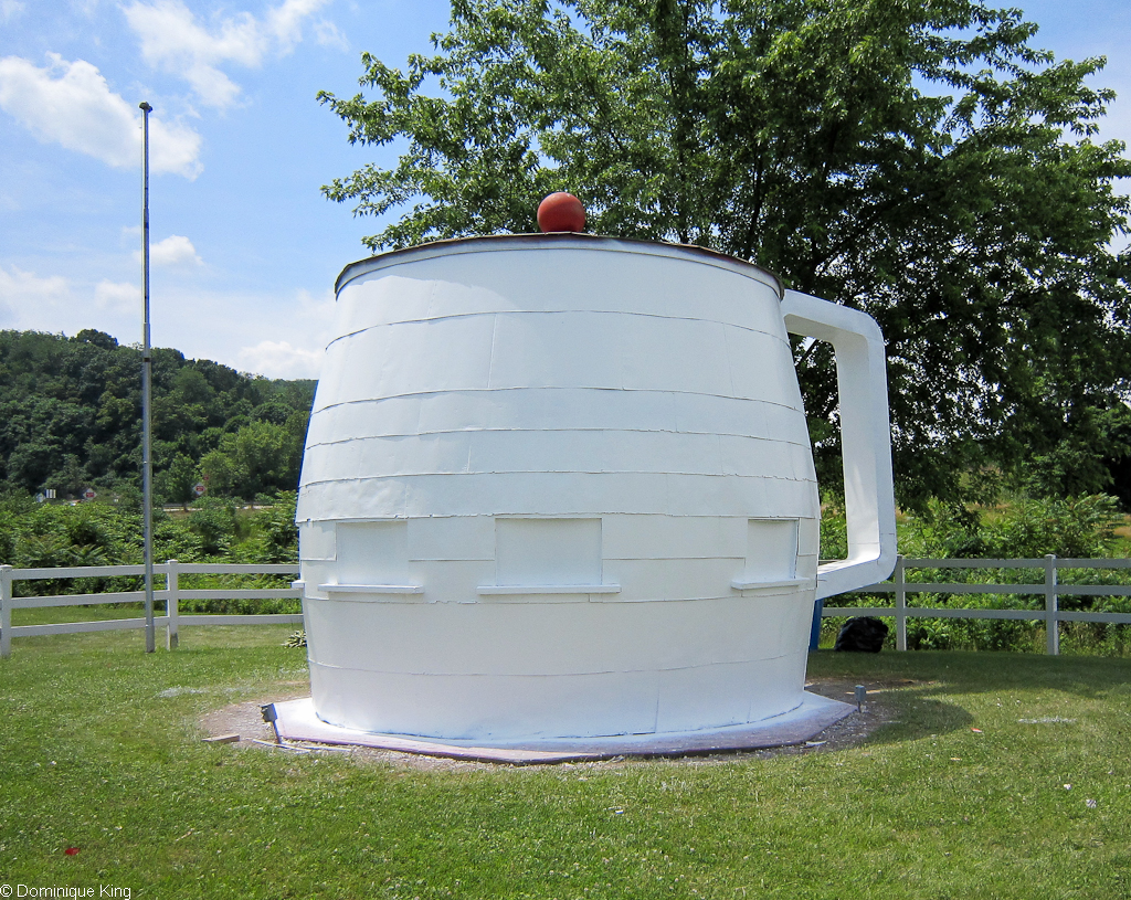 DDK_20110628_0241.jpg World's Largest Teapot, Chester, Wes… Flickr