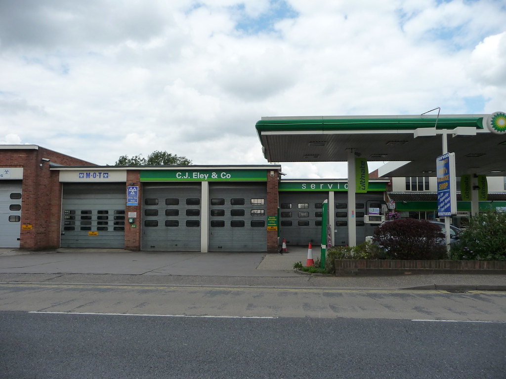 C J Eley & Co, Braintree P1540239 The Coggeshall Road Gara… Flickr