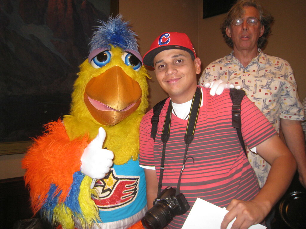 The San Diego Chicken (Ted Giannoulas) www.vinscullyismyho… Flickr