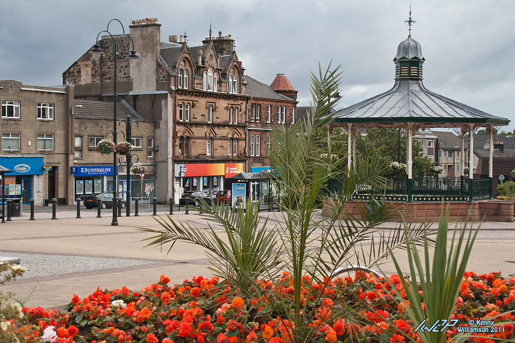 Houston Square, Johnstone View of Houston Square in Johnst… Flickr