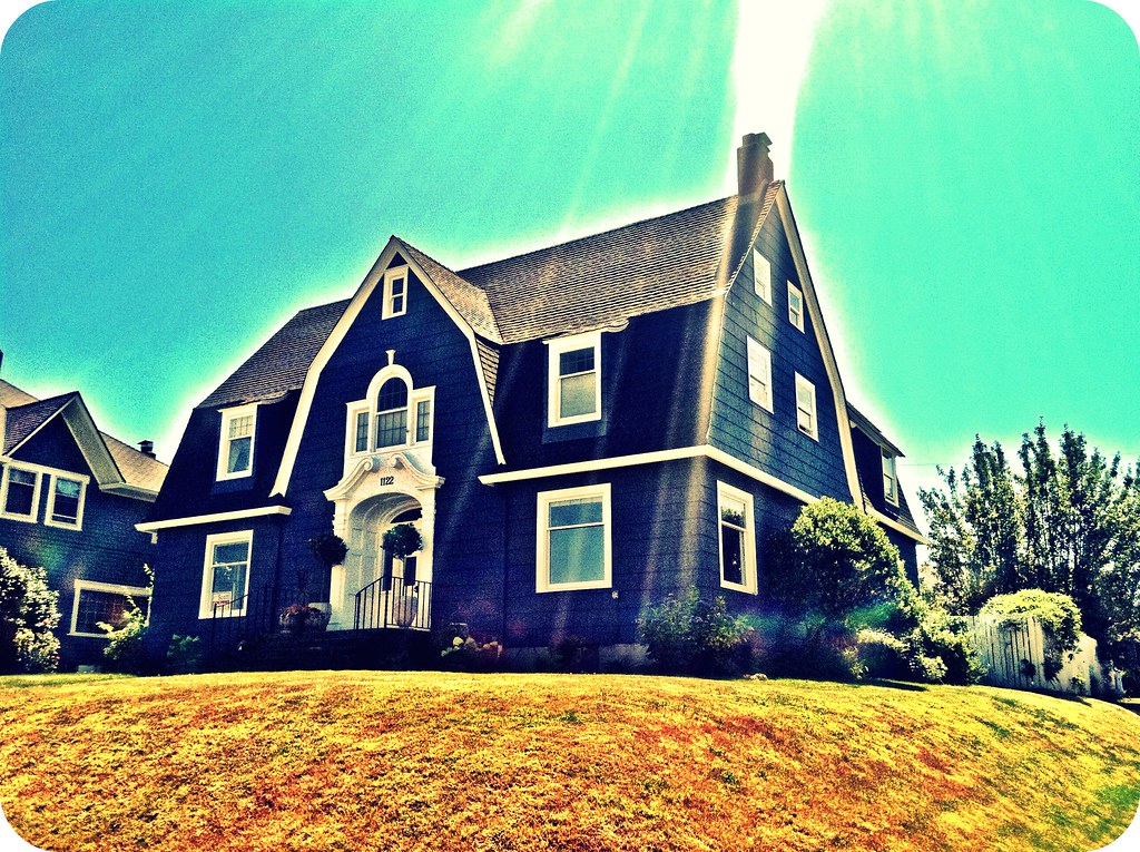 Stunning blue Dutch colonial house In the north slope hist… Flickr