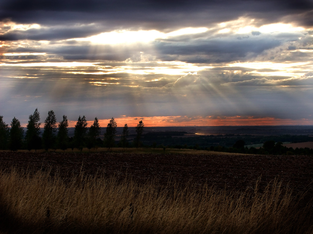 Sunset at Kelshall, Herts we had a lovely evening drive ro… Flickr