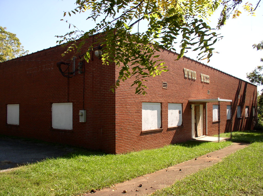 vintage 1952 former radio station building in Lynchburg, V… Flickr