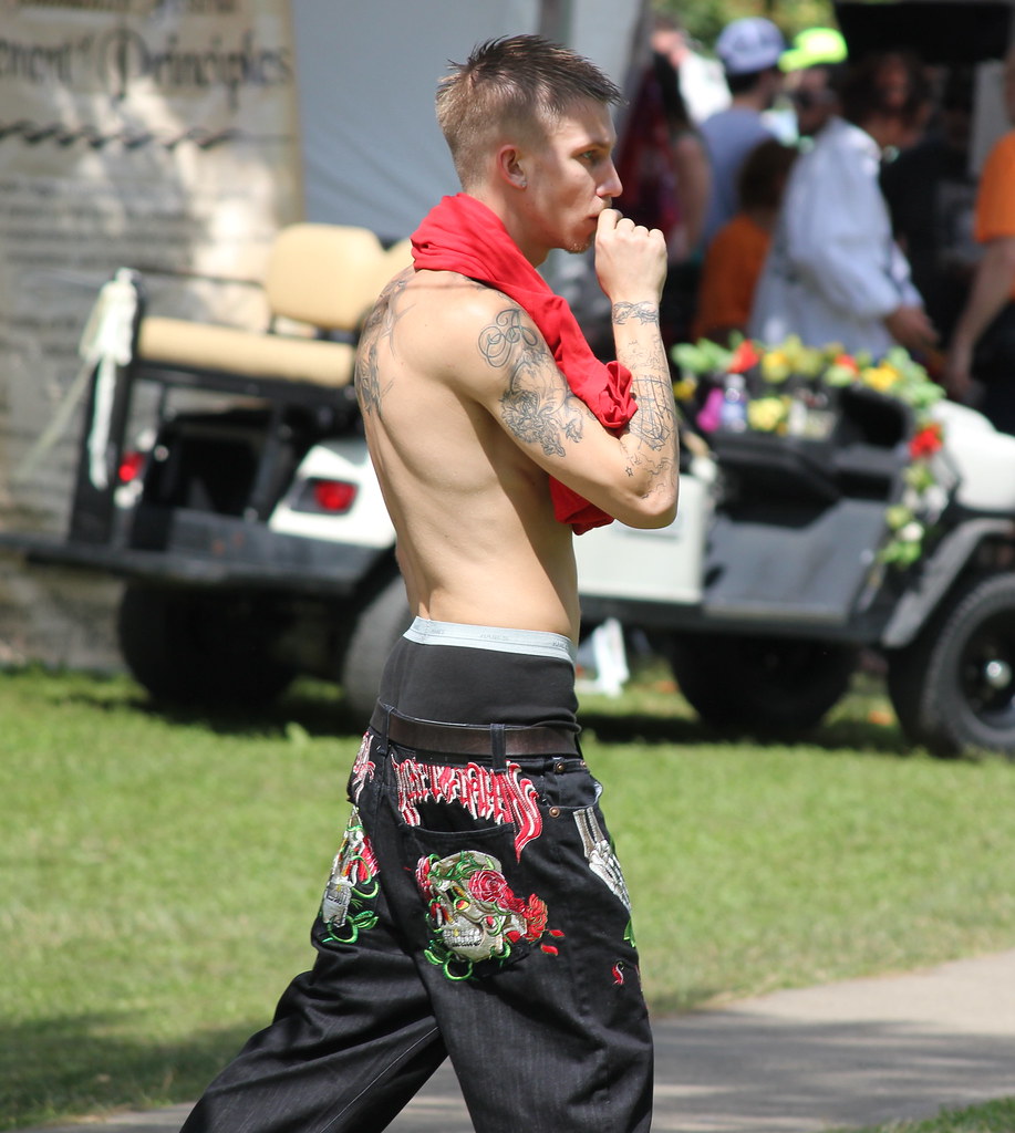 Comfest 2011 - Sexy white trash | Sex white trash sagger at … | Flickr