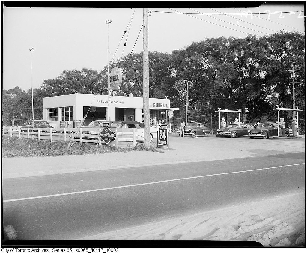 Shell gas station, Yonge Street and York Mills Road Flickr