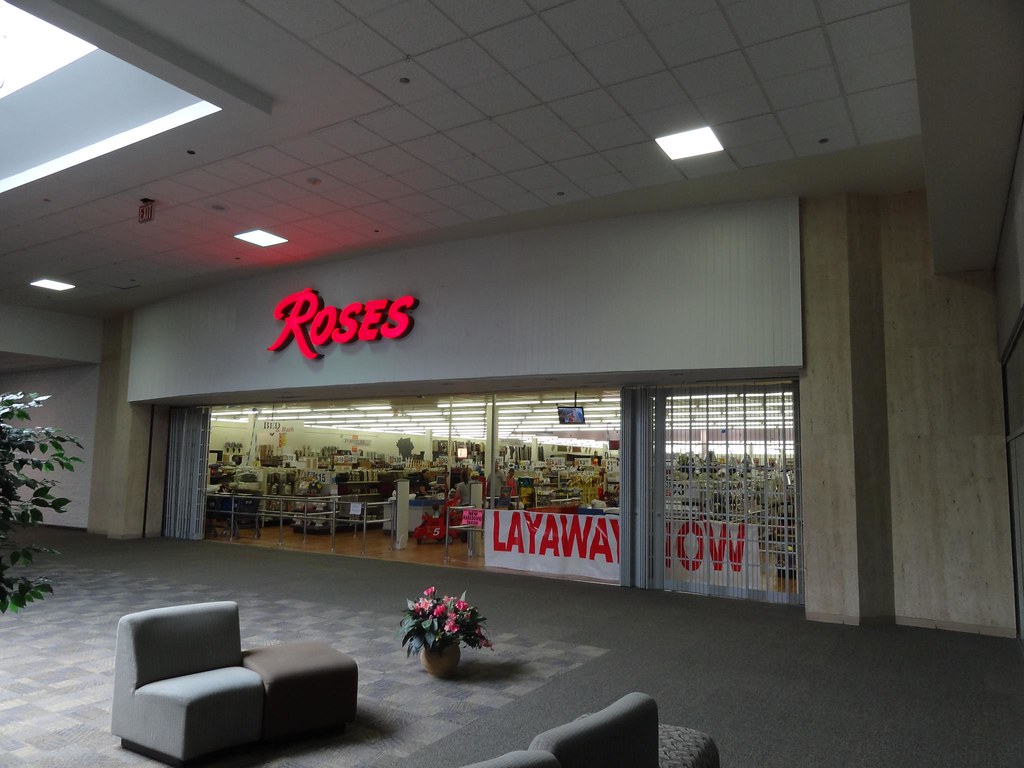 Roses; former Montgomery Ward, Hills, Ames, Steve & Barry'… Flickr