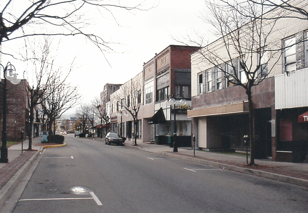 Fourth Avenue, New Kensington Hart's Department Store is o… Flickr