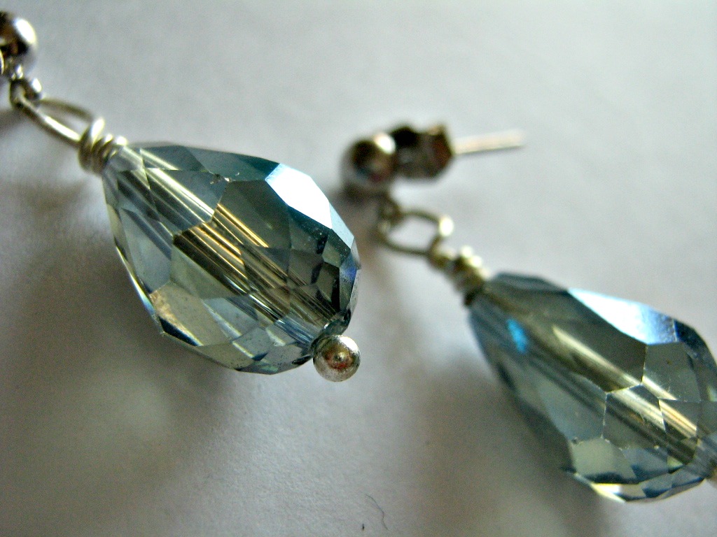 Ocean Earrings Two 14x10mm smoky blue AB faceted glass dro… Flickr