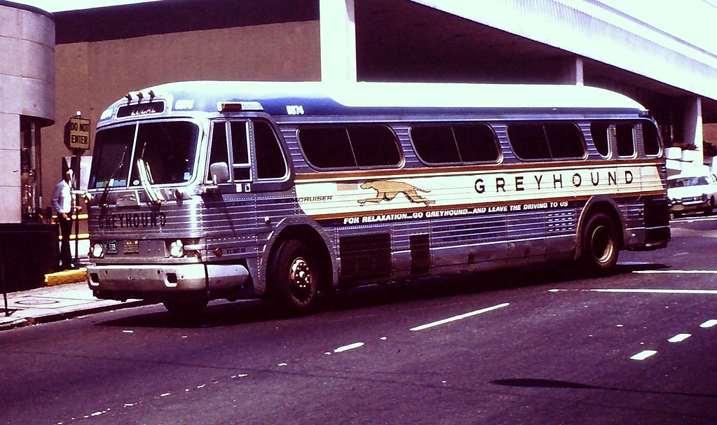 Greyhound bus 6074 (GM PD4104) taken at Atlanta, GA on Jun… Flickr