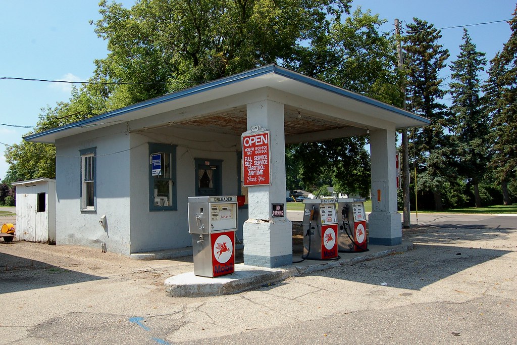 Mobil Oil, Minnesota, Lester Prairie (9,299b) Its been a f… Flickr
