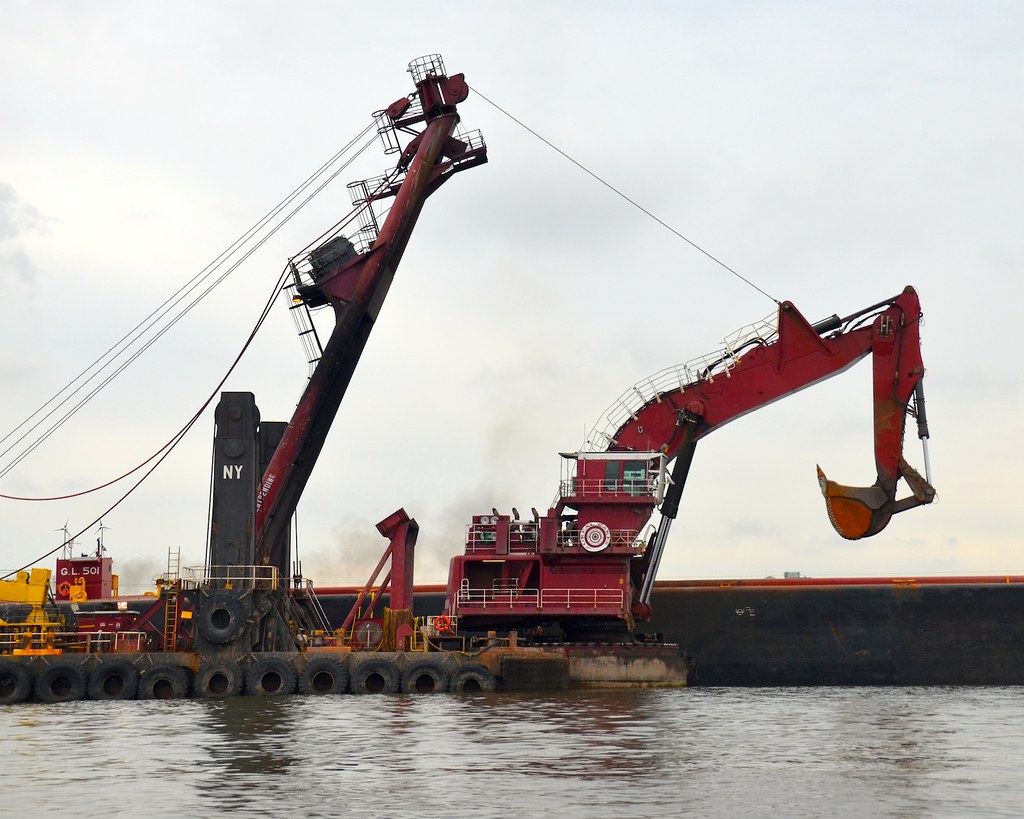 Great Lakes Dredge Working in NY Harbor. jegordon Flickr