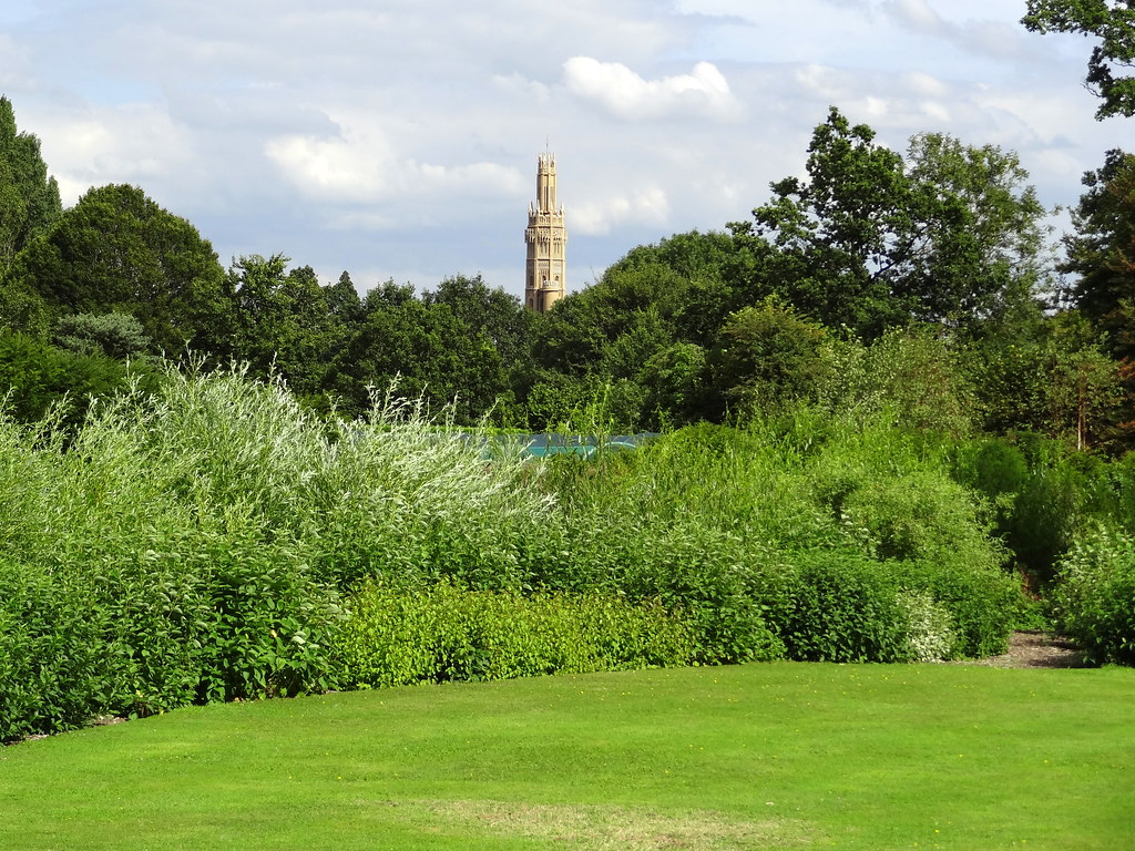 Broadview Gardens at Hadlow College in Kent Paul Chibeba Flickr