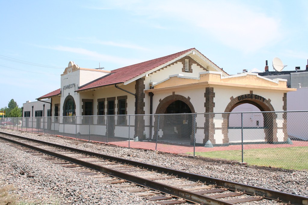 Osage City, KS The Santa Fe Depot in Osage City, Kansas. N… Flickr